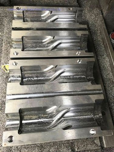 Moule de soufflage multi-empreintes - DDW-2CAV-wbm - Taizhou Double World Plastic&Mould Co., Ltd. - pour bouteilles PET / pour l'industrie de l'emballage