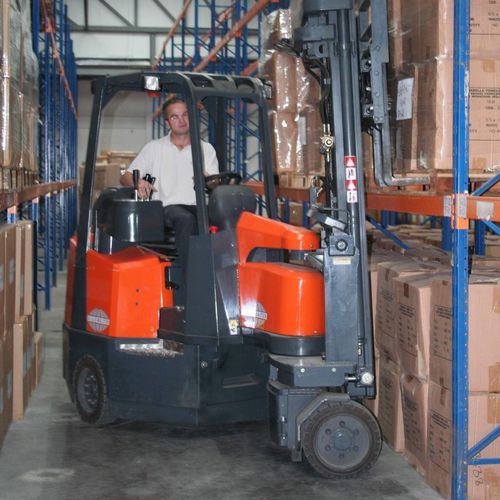 Chariot élévateur électrique - Aisle Master AM 20 SE - AMLIFT - à conducteur porté assis / pour allée très étroite / de stockage