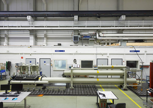 Simulateur pour applications aéronautiques - HyperG - Instron - pour applications automobiles / pour crash-test