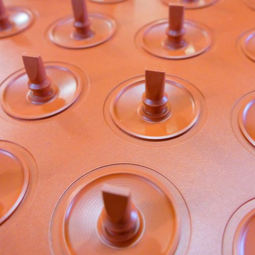 Estampage libre - Helvoet Rubber & Plastic Technologies B.V. - plastique / industriel / ISO 9001