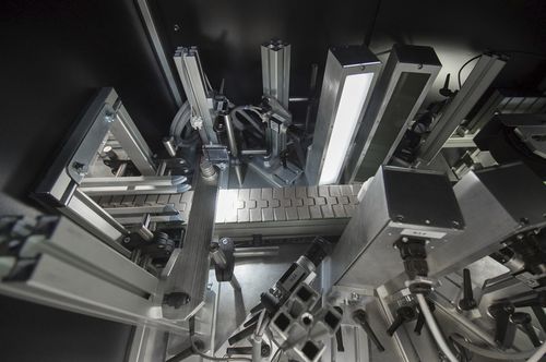 Système de vision avec caméra pour tâche d'inspection - Villani Giovanni srl