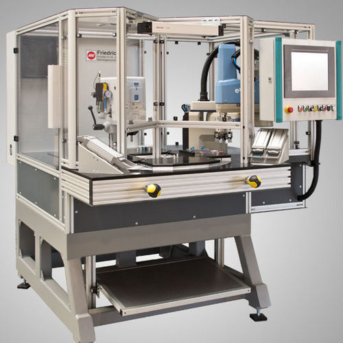 Centre de rivetage CNC - D. Friedrich - automatique