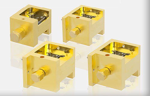 Mélangeur de fréquence - 26.5 - 110 GHz - Pasternack Enterprises, Inc.