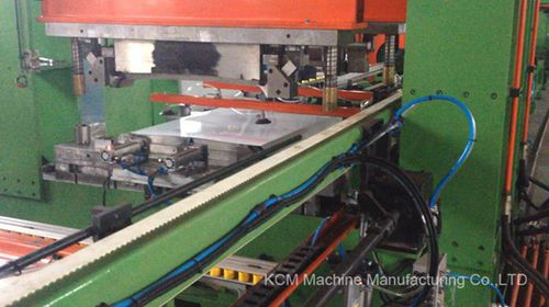 Ligne de profilage pour panneau de porte - KCM Machinery Manufacturing - automatique / poinçonnage