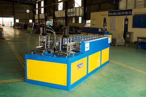 Profileuse pour volet roulant - AMECO INDUSTRIAL JOINT STOCK COMPANY - automatique / type fixe