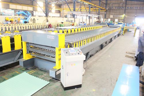 Profileuse pour panneau de toiture - AMECO INDUSTRIAL JOINT STOCK COMPANY - automatique / contrôlée par PLC / à double couche