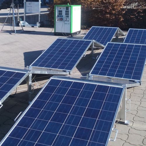 Centrale photovoltaïque 0 - 50 kW - MobilPV 3.6 - MobilHybrid by PV4Life GmbH