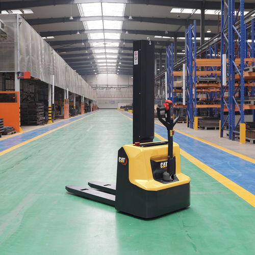 Gerbeur électrique - NSP12Q2LM - Cat Lift Trucks - sur batterie / accompagnant / 24 V