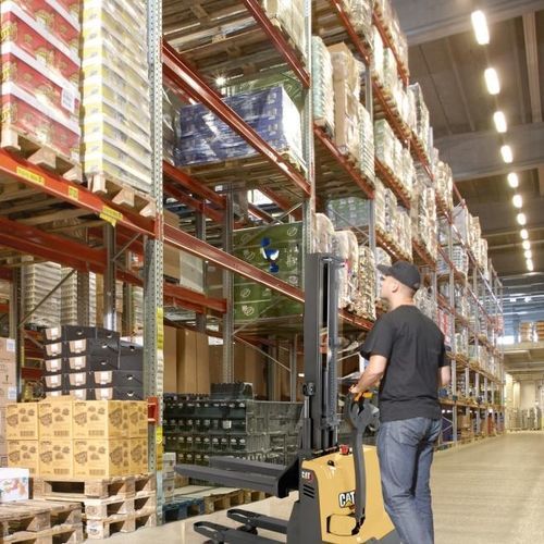 Gerbeur électrique - NSP12QLMI - Cat Lift Trucks - accompagnant / 24 V / pour entrepôt