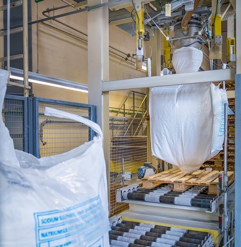 Poudre de peinture - Na₂SO₄ - CORDENKA GmbH & Co. KG - pour textiles / pour applications pétrochimiques / anhydre