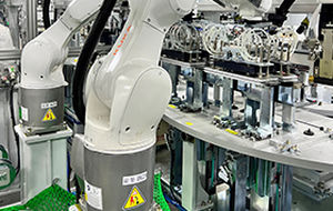 Ligne d'assemblage robotisée - HANWHA MACHINERY - de contrôle