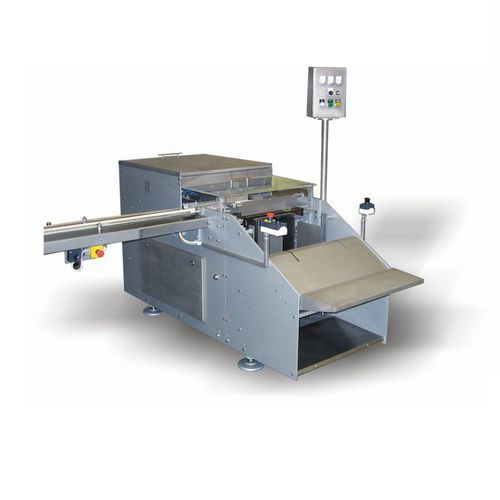 Encartonneuse horizontale - SK1 - MILCOM a. s. - pour l'industrie agroalimentaire / semi-automatique