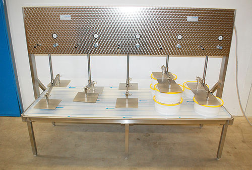 Presse à fromage verticale - C. van't Riet Dairy Technology BV - pneumatique