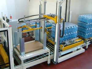 Palettiseur par le bas - Hermis, JSC - à portique / pour packs de bouteilles / pour produits alimentaires