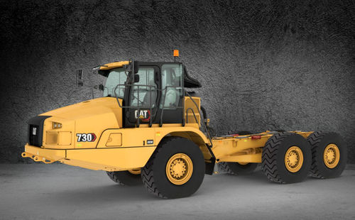 Camion de transport - 730 - Caterpillar Equipment - à 3 essieux / à moteur diesel / pour chantier
