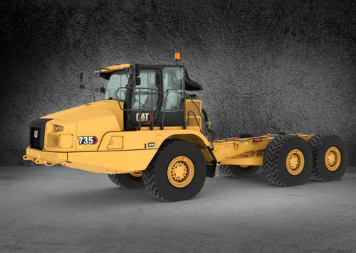Camion de transport - 735 - Caterpillar Equipment - à 3 essieux / à moteur diesel / pour chantier