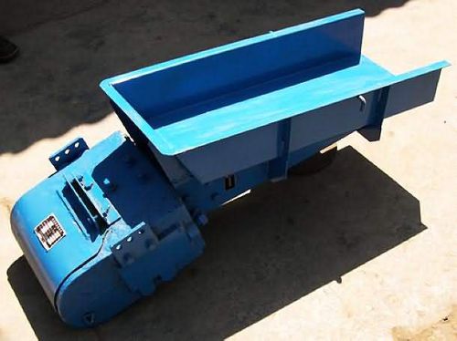 Alimentateur vibrant - Xinxiang Gaoke Mechanical Equipment Co., Ltd. - électromagnétique / pour presse / pour produits pulvérulents