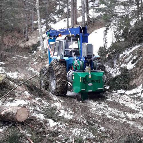 Câble-mât pour débardage en montée et en descente - Tg 430 - greifenberg teleferiche - monté sur tracteur