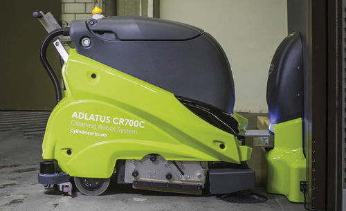Robot de nettoyage pour entrepôt - CR700C - ADLATUS Robotics GmbH - pour sol / nettoyage humide / mobile