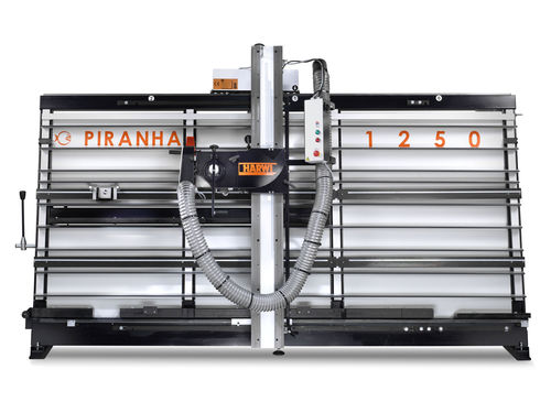 Machine à scier à panneaux - Piranha 1250 - Harwi - verticale / pour plastique