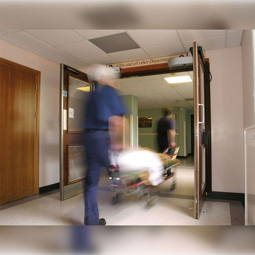 Porte battante - iCat® - Rsa kapi LTD - pour l'intérieur / pour hôpitaux / de sécurité