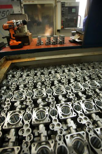 Usinage fraisage fonte - LARM a.s. - pour l'automobile / CNC / 5 axes