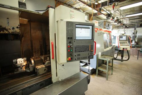 Usinage fraisage plastique - LARM a.s. - pour l'automobile / CNC / 5 axes