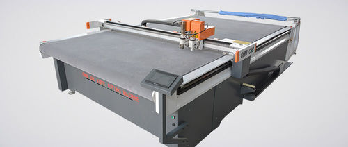 Machine de découpe à couteau - OMNI CNC Technology Co.,Ltd - à l'emporte pièce / pour matières plastiques / pour bois