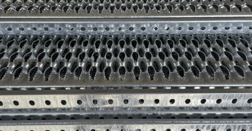 Caillebotis en acier - NAGÉV RÁCS Kft. / NAGÉV GRATINGS LTD. - antidérapant / pour câble rond / pour flexible
