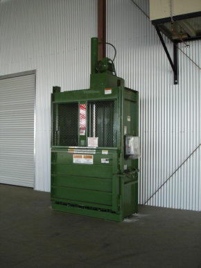 Presse à balles pour déchets - Blue Rhino Industries of America - verticale / à chargement frontal / à piston descendant