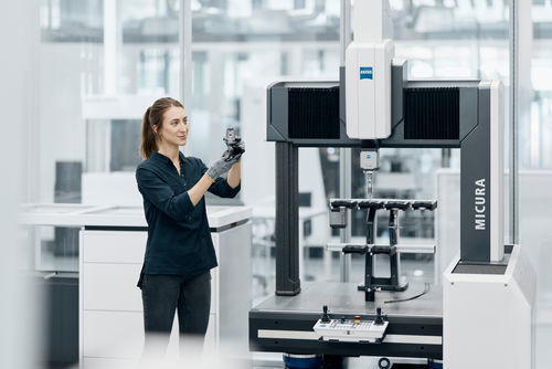 Machine de mesure tridimensionnelle à portique - MICURA - ZEISS Métrologie et Microscopie Industrielle - contrôlée par ordinateur / pour petites pièces / pour le contrôle qualité
