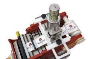 Système d'étiquetage semi-automatique - Maurer Gep Kft. - avec tampon