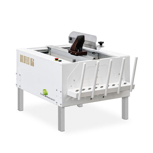 Formeuse de carton semi-automatique - GOLDFLEX 056 - MARCHETTI PACKAGING S.r.l. - ruban adhésif / pneumatique / pour l'agroalimentaire