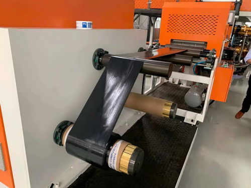 Ligne de production de tissus enduit plastique - GPM Machinery (Shanghai) - en continu