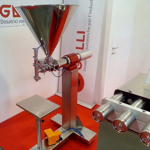 Machine de remplissage volumétrique - DV series - GALLI DI GALLI E PIOTTO - automatique / de bouteilles / de pots