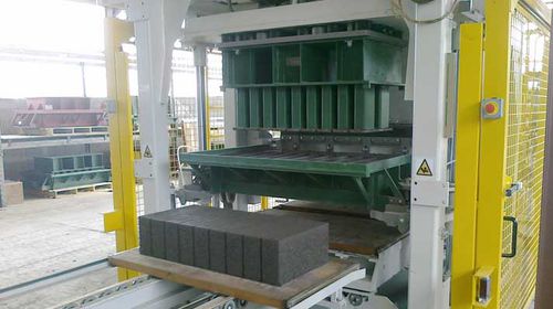 Machine de fabrication de blocs en béton - Syncro series  - POYATOS - automatique