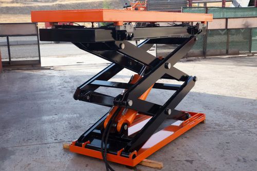 Table élévatrice à ciseaux - SAURUS YÜKLEME SİSTEMLERİ - électro-hydraulique / stationnaire / pour charges lourdes