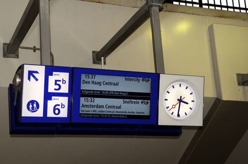 Horloge encastrable - MOBATIME Swiss Time Systems - numérique / à LED / synchronisée