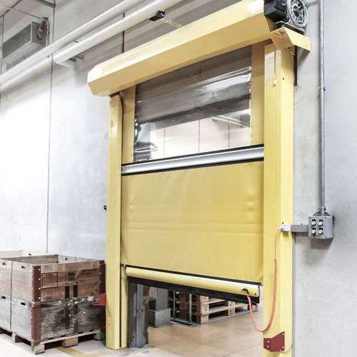 Porte rapide - Gilgen Door Systems AG - à enroulement / PVC / vitrée