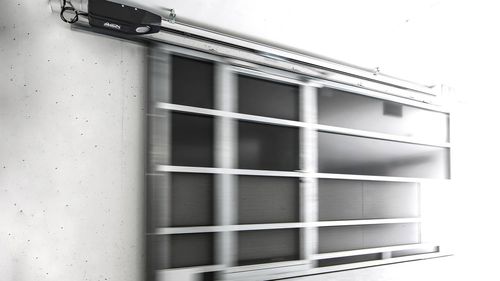 Motorisation pour portail coulissant - Industrial - Gilgen Door Systems AG