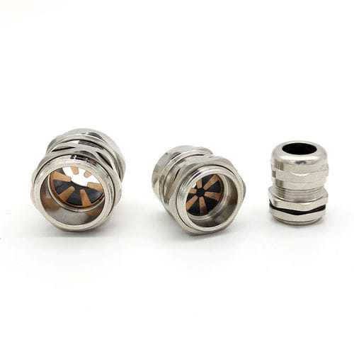 Presse-étoupe à blindage CEM - JX-D.G series - YUEQING JIXIANG CONNECTOR CO., LTD - en laiton nickelé / IP68 / fileté