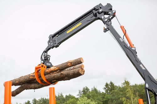 Grue montée sur remorque - BMF 850 - BMF - à flèche / forestière / de levage