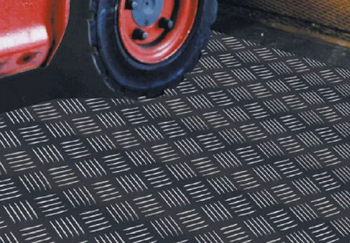 Tapis antidérapant - CHECKER PLUS - Trelleborg Sheeting and Matting - acoustique / d'isolation thermique / en caoutchouc