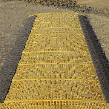 Tapis antidérapant - TrenchPlate - Ground-Guards Ltd - en caoutchouc / en plastique / en composite