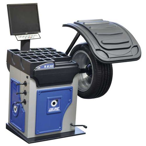 Équilibreuse de roues pour voiture - S 830 - GIULIANO INDUSTRIAL S.p.A. - automatique