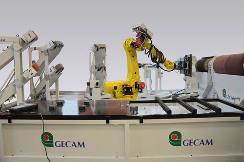 Cellule robotisée de chargement - GECAM SRL - de déchargement / de finition / d'extraction