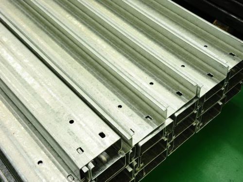 Acier galvanisé courbé - Shandong Wiskind Steel Building Stock Co., Ltd. - à haute résistance