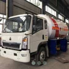 Camion-citerne de transport de carburant - 15M3 - CLW GROUP - à moteur diesel