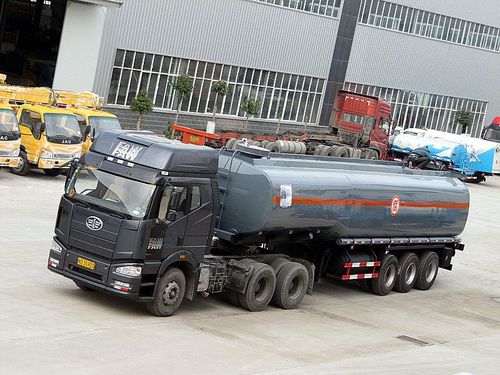 Semi-remorque citerne - CLW9400GHYC - CLW GROUP - pour matériel industriel / pour transport de produits dangereux / à 3 essieux