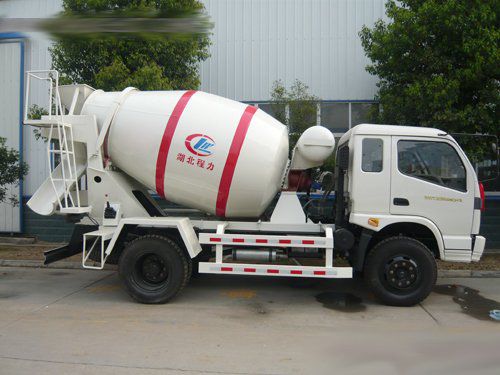 Camion malaxeur pour le béton - CLW GROUP - hydraulique